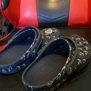 CROCS WITH ANCHORS